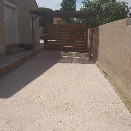 Avec Piscine Et Terrain De Petanque * Cabestany